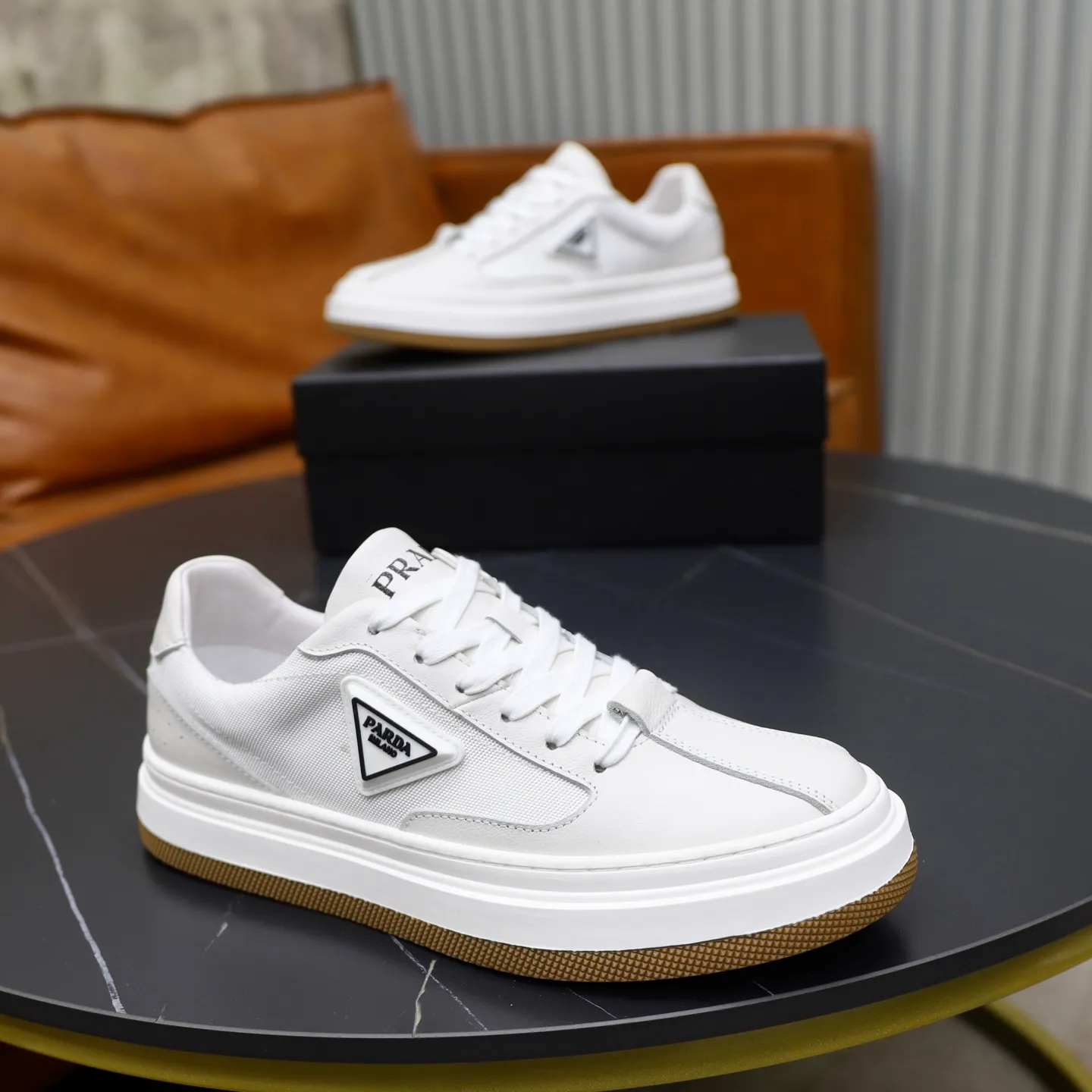 Ex-factory price: 440💰🙅‍♂️🙅‍♂️🙅‍♂️ Brand: PRADA Standard code: 38–44 (45 can be customized) Grade: Same as the official website Material: Original cowhide fabric Comfortable pigskin lining Lightweight wear-resistant outsole Style category: Men's fashionable casual shoes and boots Running sports shoes Distinguished luxury brand elements Top luxury Color: actual picture color